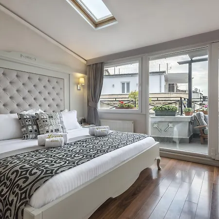 Louis Galata İstanbul