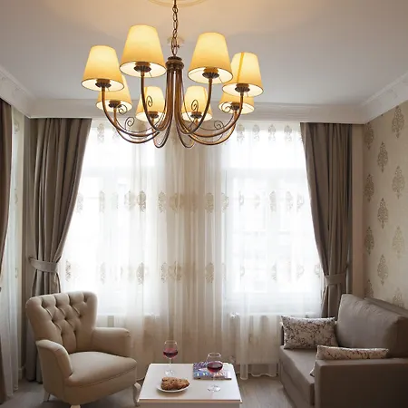 Louis Galata İstanbul